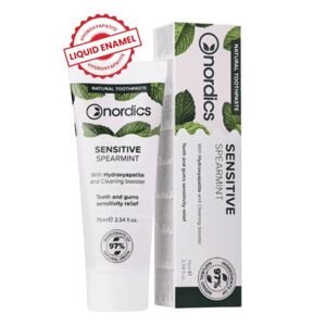 Prírodná remineralizačná zubná pasta Sensitive s „tekutou sklovinou“ Nordics Oral Care 75ml